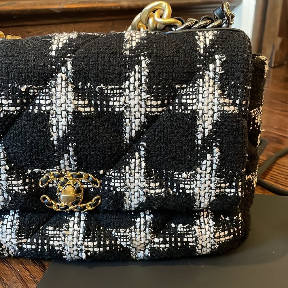 CHANEL 19 flap bag quilted tweed Large - Picture 3 of 12